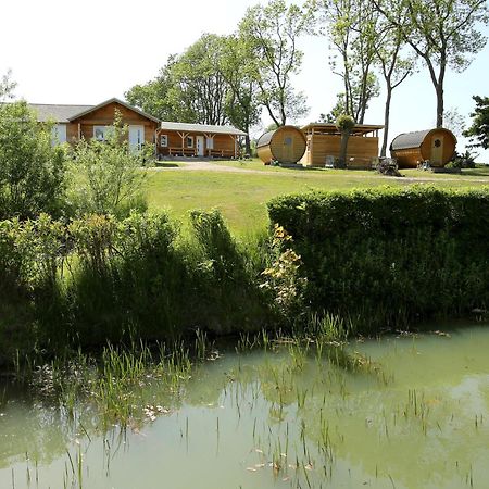 Peenehof Koeppen - Ferienwohnungen & Schlaffaesser Jordenstorf Luaran gambar