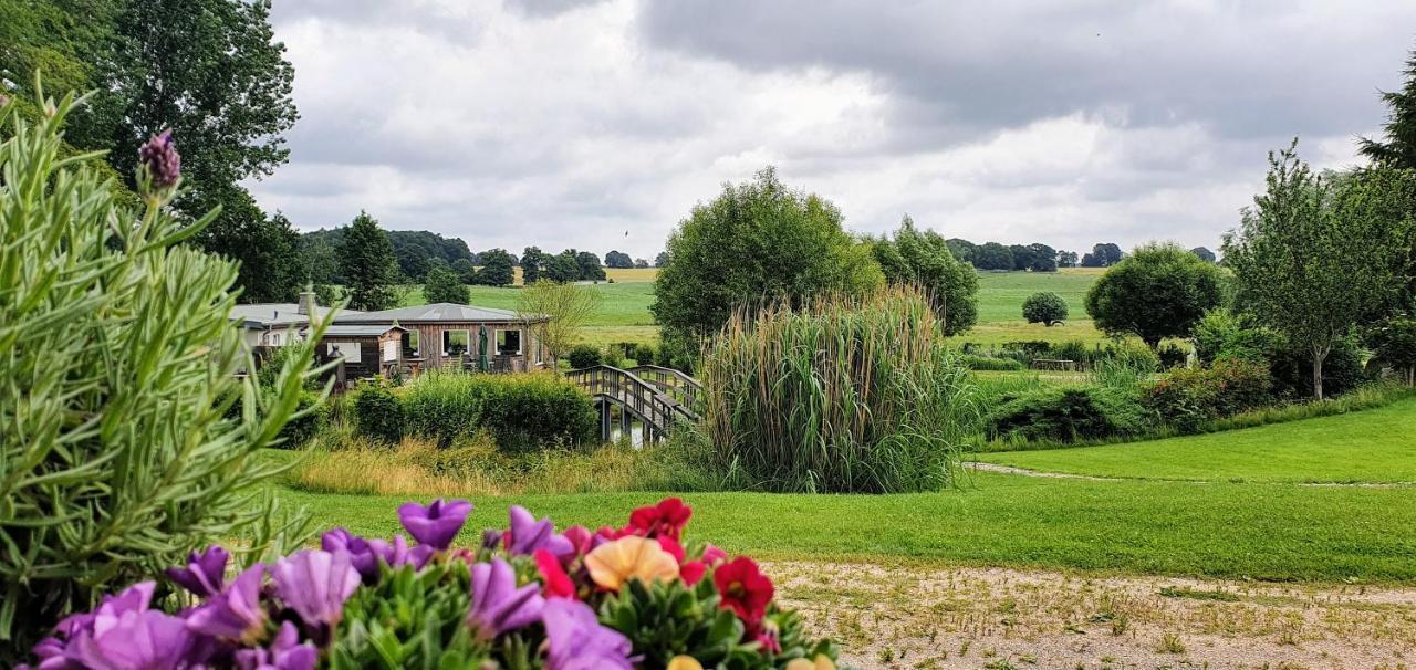 Peenehof Koeppen - Ferienwohnungen & Schlaffaesser Jordenstorf Luaran gambar