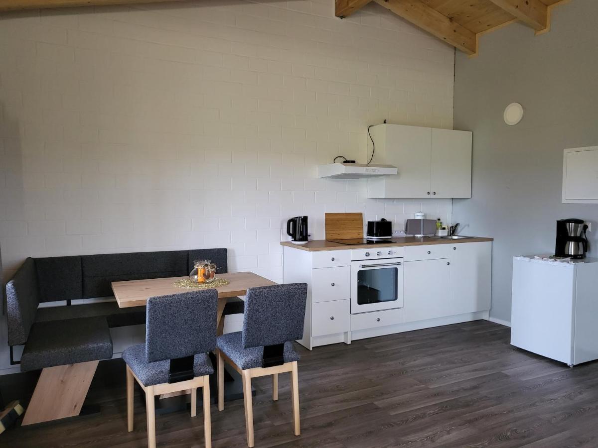 Peenehof Koeppen - Ferienwohnungen & Schlaffaesser Jordenstorf Luaran gambar