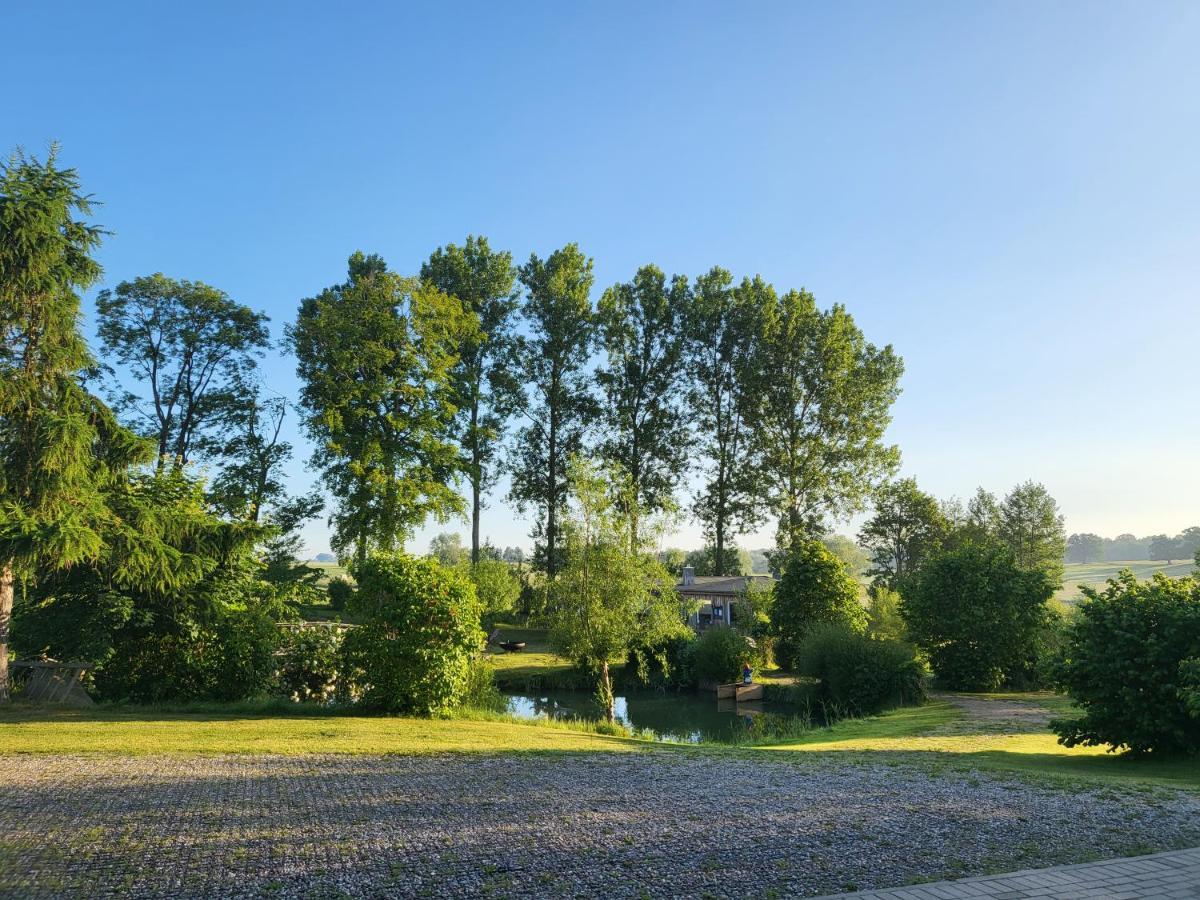 Peenehof Koeppen - Ferienwohnungen & Schlaffaesser Jordenstorf Luaran gambar