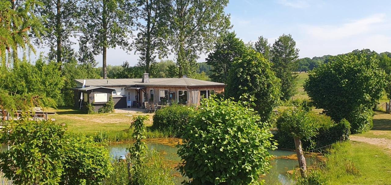 Peenehof Koeppen - Ferienwohnungen & Schlaffaesser Jordenstorf Luaran gambar